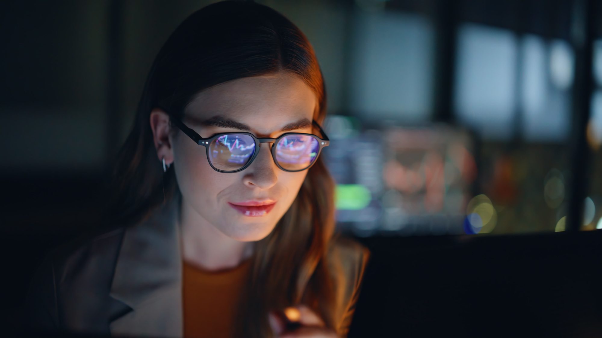 Analyst monitoring real-time location dashboard